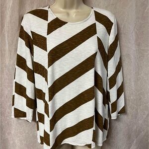 Chico's Brown and White Boxy 3/4 Sleeve Tee